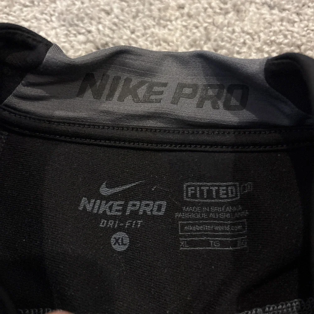 Nike Pro Shirt Mens XL 1/4 Zip Long Sleeve Black Fitted Dri Fit Pullover Black